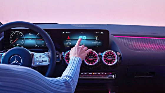 Benz ev 電子螢幕