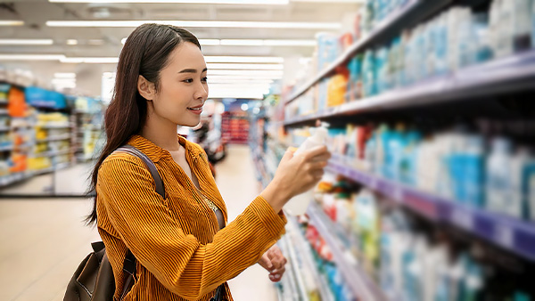 消毒噴霧邊隻好